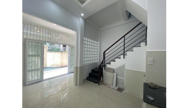 Bán Nhà Phan Văn Trị, 2 Tầng 2 PN, Gần Emart Chỉ 3.4 Tỉ